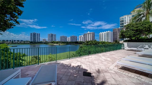 20000 E Country Club Drive 512, Aventura, FL 33180