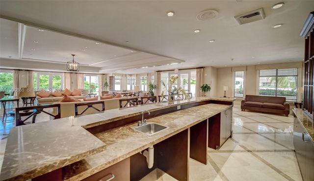 20000 E Country Club Drive 512, Aventura, FL 33180
