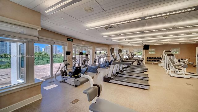 20000 E Country Club Drive 512, Aventura, FL 33180