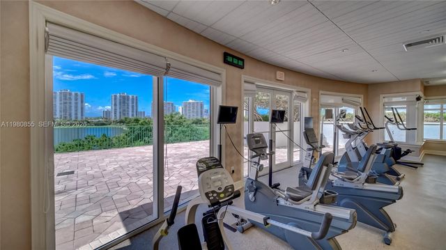 20000 E Country Club Drive 512, Aventura, FL 33180