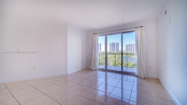 20000 E Country Club Drive 512, Aventura, FL 33180