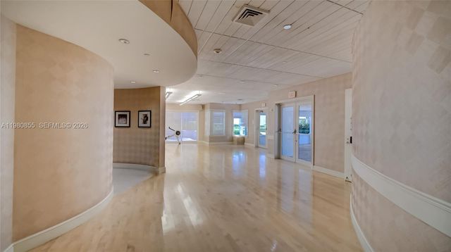 20000 E Country Club Drive 512, Aventura, FL 33180
