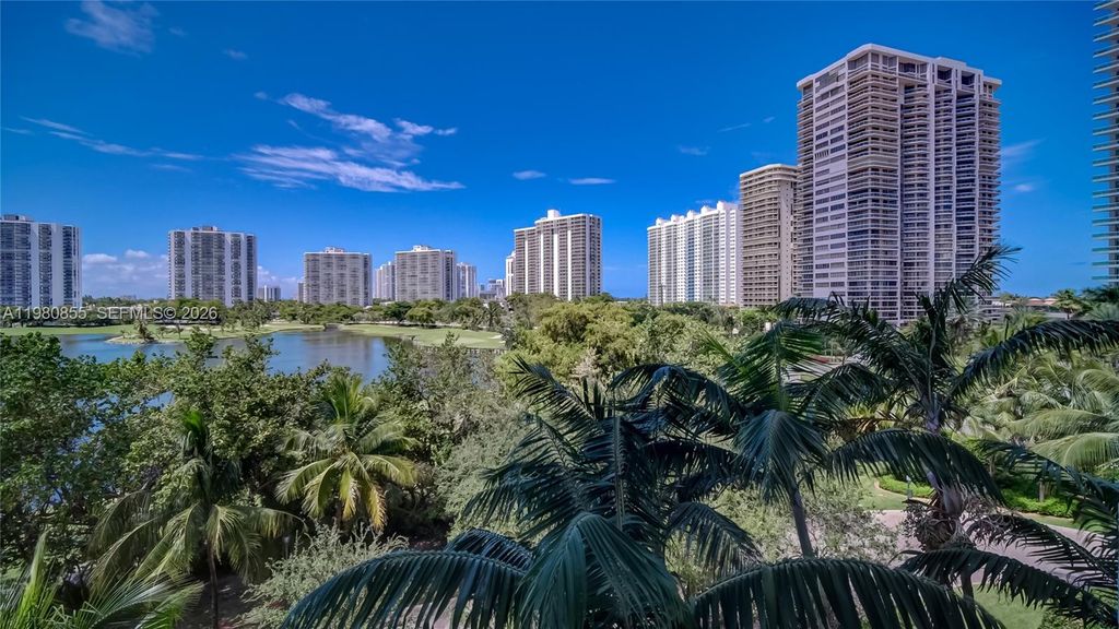 20000 E Country Club Drive 512, Aventura, FL 33180