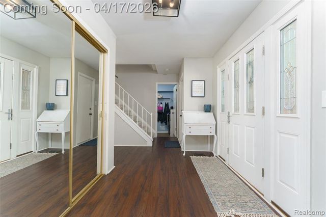 5854 Willow Creek Drive, Canton, MI 48187