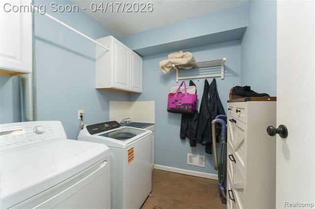 5854 Willow Creek Drive, Canton, MI 48187