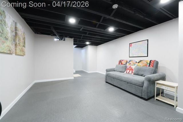 5854 Willow Creek Drive, Canton, MI 48187