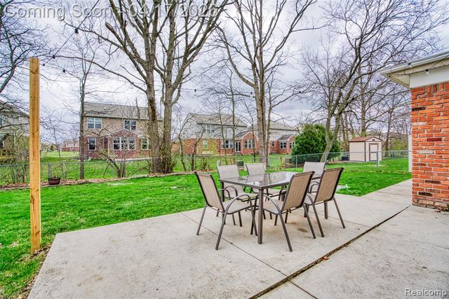 5854 Willow Creek Drive, Canton, MI 48187