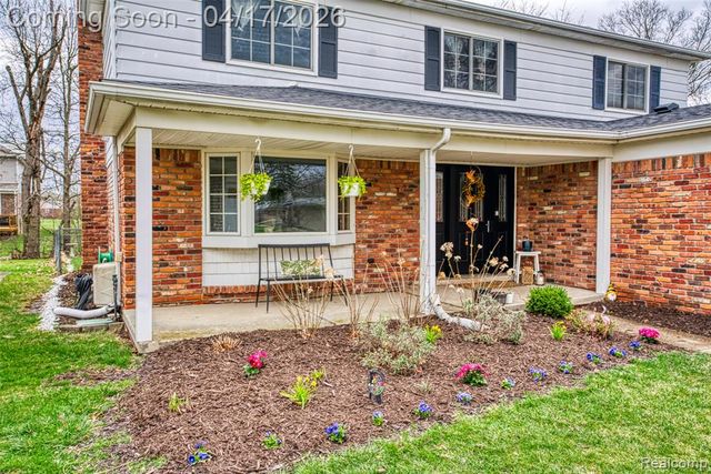 5854 Willow Creek Drive, Canton, MI 48187