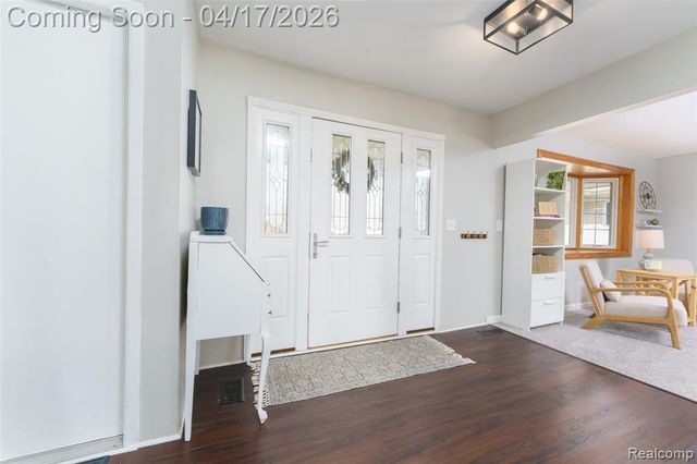 5854 Willow Creek Drive, Canton, MI 48187