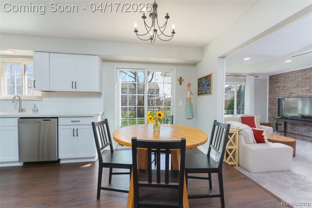 5854 Willow Creek Drive, Canton, MI 48187