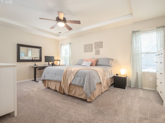 121 N BURL St, Newberg, OR 97132