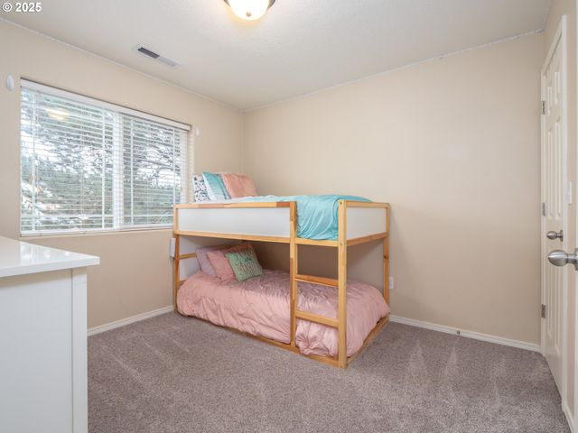 121 N BURL St, Newberg, OR 97132