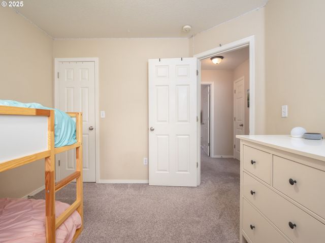 121 N BURL St, Newberg, OR 97132