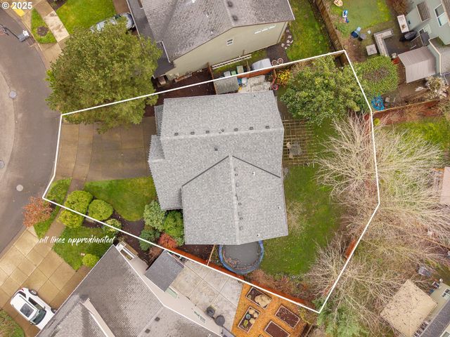 121 N BURL St, Newberg, OR 97132