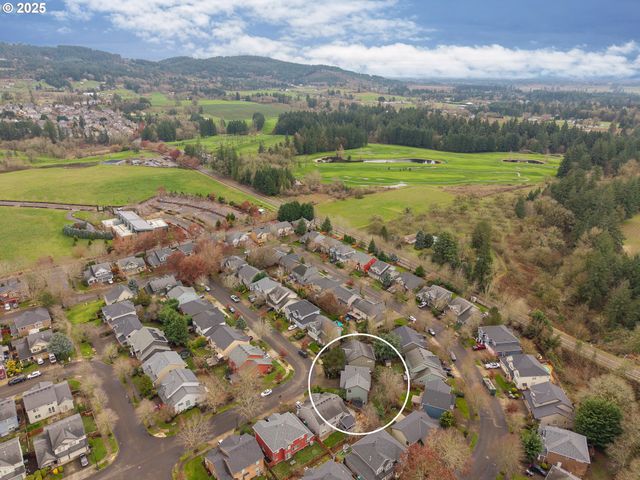 121 N BURL St, Newberg, OR 97132