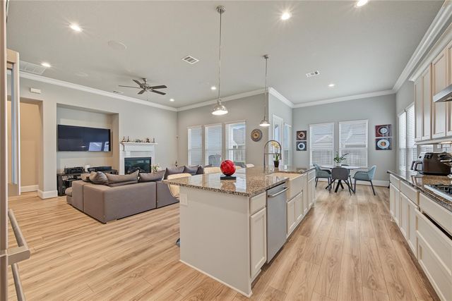 2352 Goldenglade Drive, Conroe, TX 77384