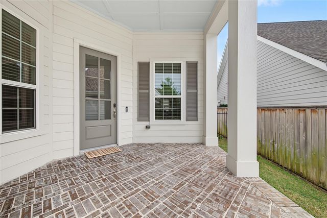 2352 Goldenglade Drive, Conroe, TX 77384