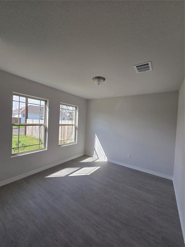 608 Yupon Street, Baytown, TX 77520