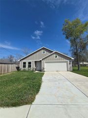 608 Yupon Street, Baytown, TX 77520