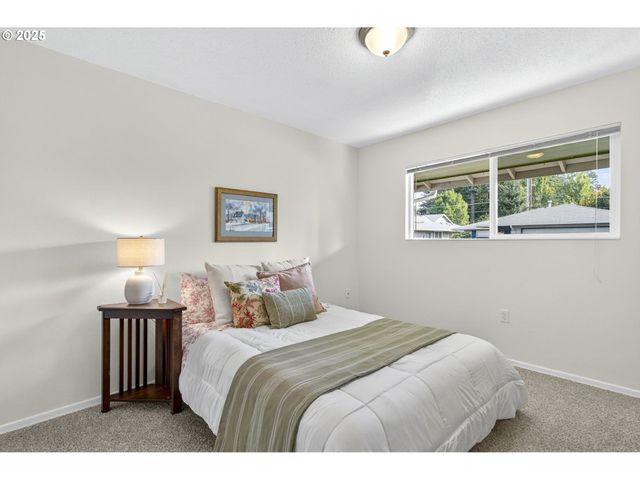 12285 Sw KING RICHARD Dr Sw, King City, OR 97224