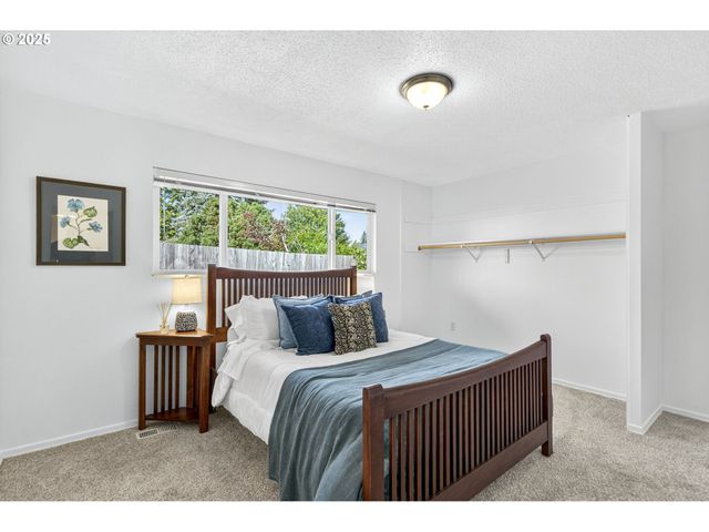 12285 Sw KING RICHARD Dr Sw, King City, OR 97224