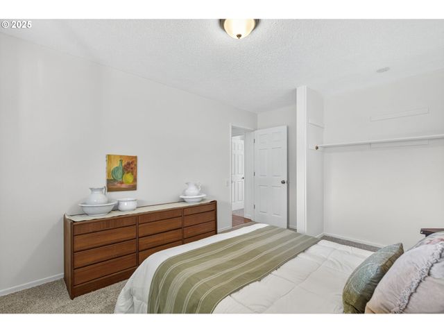 12285 Sw KING RICHARD Dr Sw, King City, OR 97224