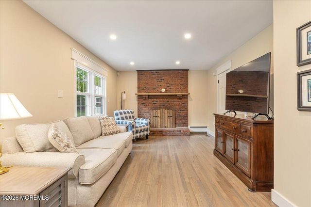 25 Wildhedge Lane, Holmdel, NJ 07733
