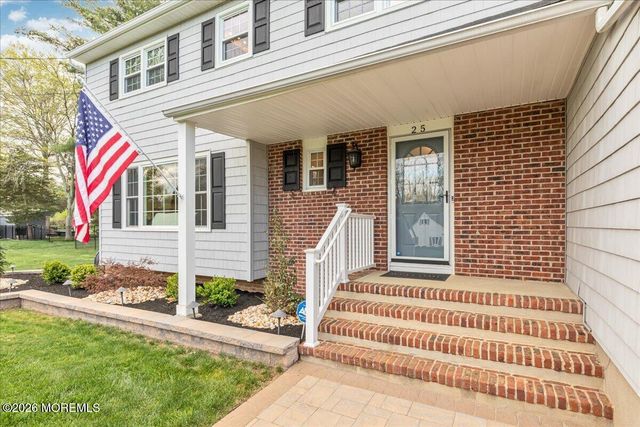 25 Wildhedge Lane, Holmdel, NJ 07733