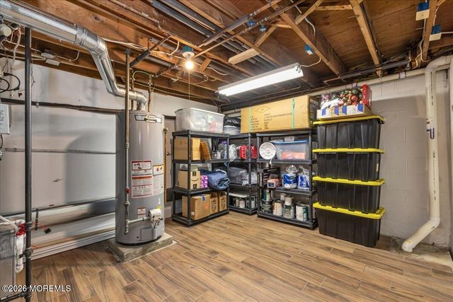 25 Wildhedge Lane, Holmdel, NJ 07733