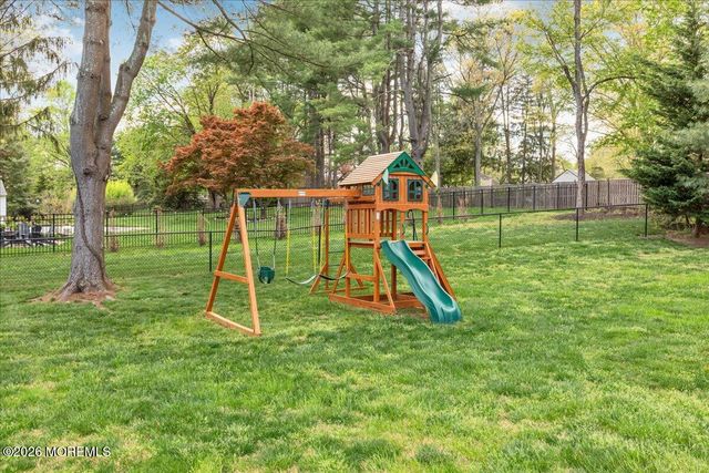 25 Wildhedge Lane, Holmdel, NJ 07733