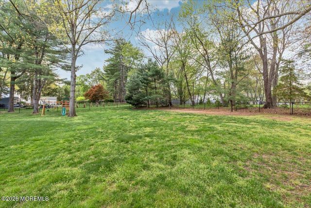 25 Wildhedge Lane, Holmdel, NJ 07733