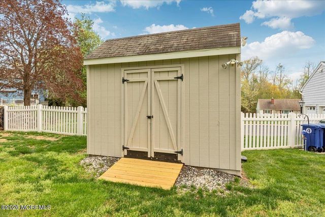 25 Wildhedge Lane, Holmdel, NJ 07733