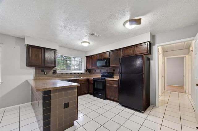 11839 Hallowing Point Road, Houston, TX 77067