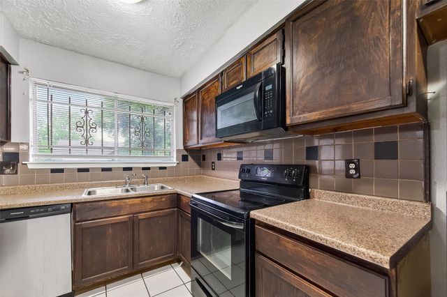 11839 Hallowing Point Road, Houston, TX 77067