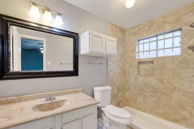 11839 Hallowing Point Road, Houston, TX 77067