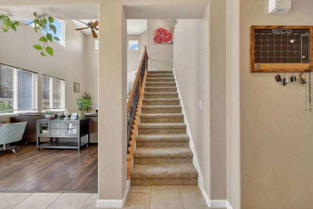 1085 Ashford Ln, Lincoln, CA 95648