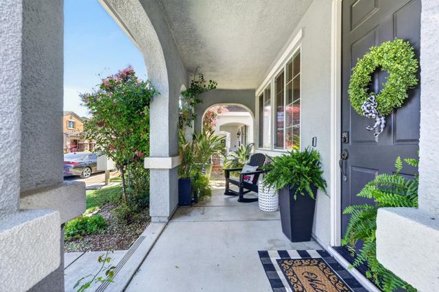 1085 Ashford Ln, Lincoln, CA 95648