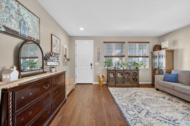 1085 Ashford Ln, Lincoln, CA 95648