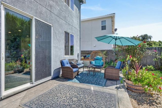 1085 Ashford Ln, Lincoln, CA 95648