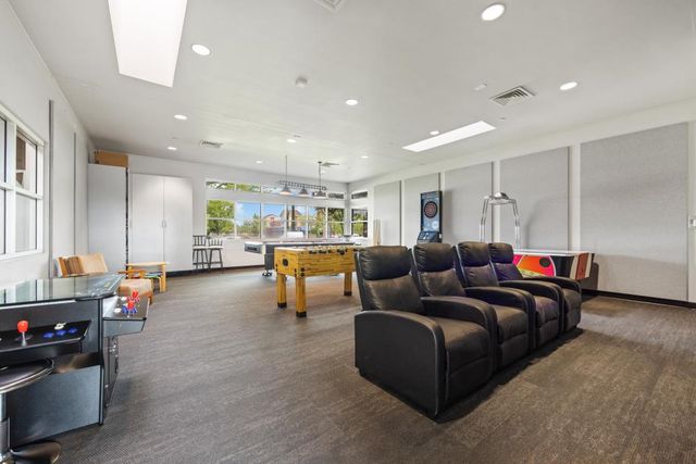 1085 Ashford Ln, Lincoln, CA 95648
