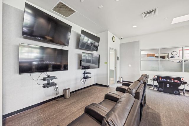 1085 Ashford Ln, Lincoln, CA 95648