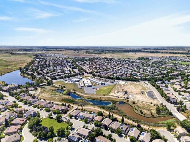 1085 Ashford Ln, Lincoln, CA 95648