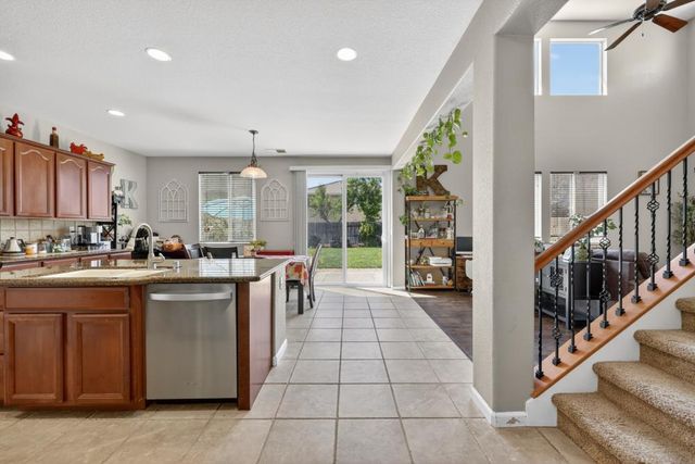 1085 Ashford Ln, Lincoln, CA 95648