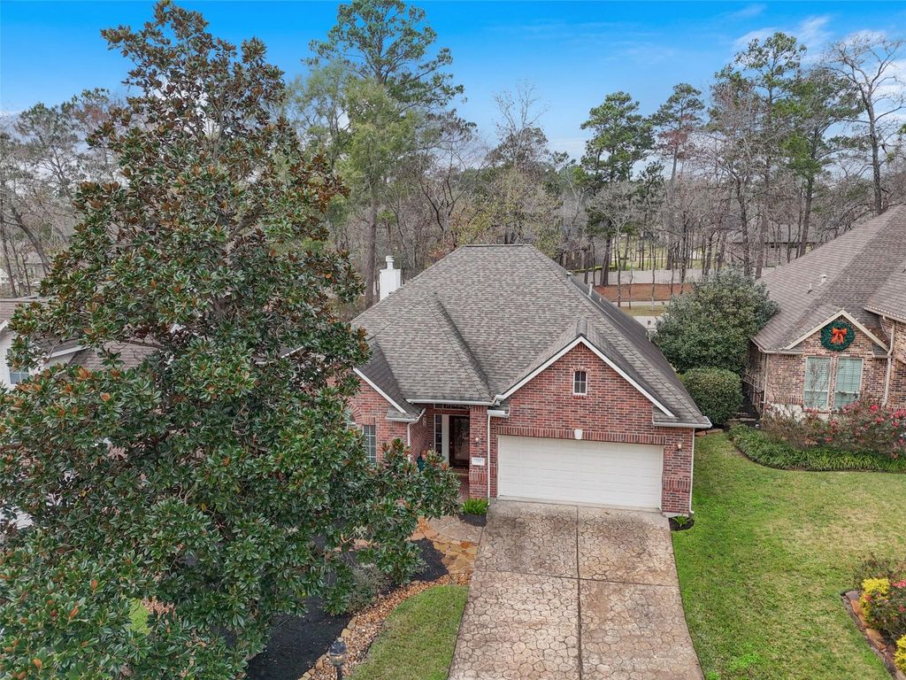 326 Creekwood W, Montgomery, TX 77356