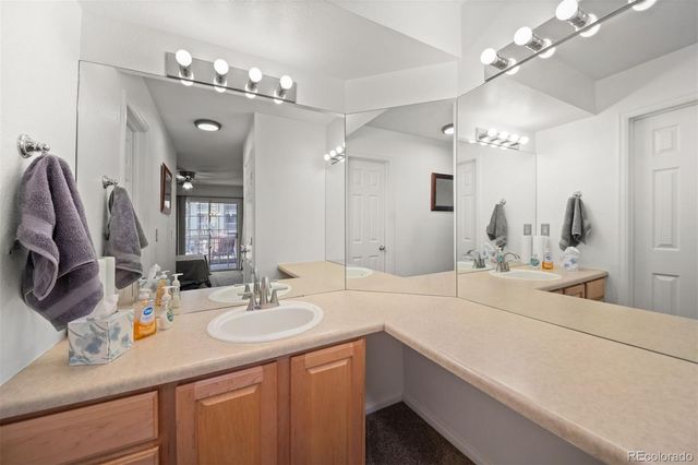 9242 E Arbor Circle B, Englewood, CO 80111