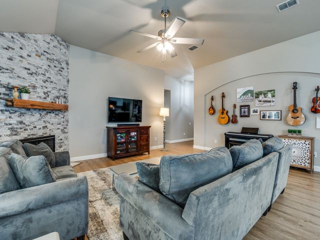 6413 Morning Dew Drive, Midlothian, TX 76065