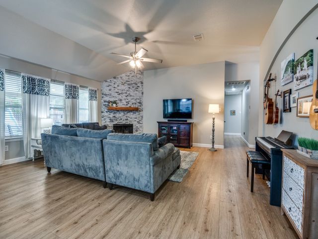 6413 Morning Dew Drive, Midlothian, TX 76065