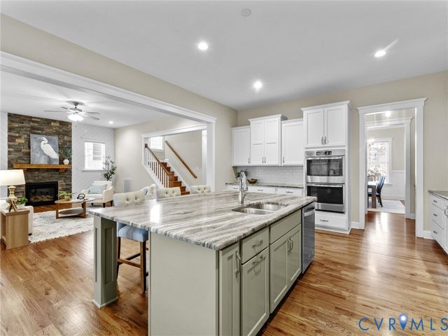 2001 Tulip Hill Dr, Midlothian, VA 23112