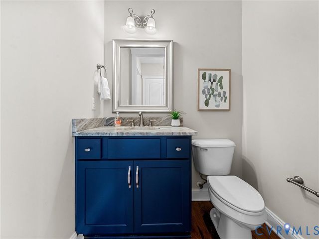 2001 Tulip Hill Dr, Midlothian, VA 23112