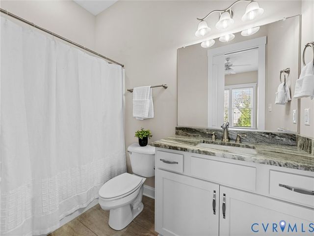 2001 Tulip Hill Dr, Midlothian, VA 23112